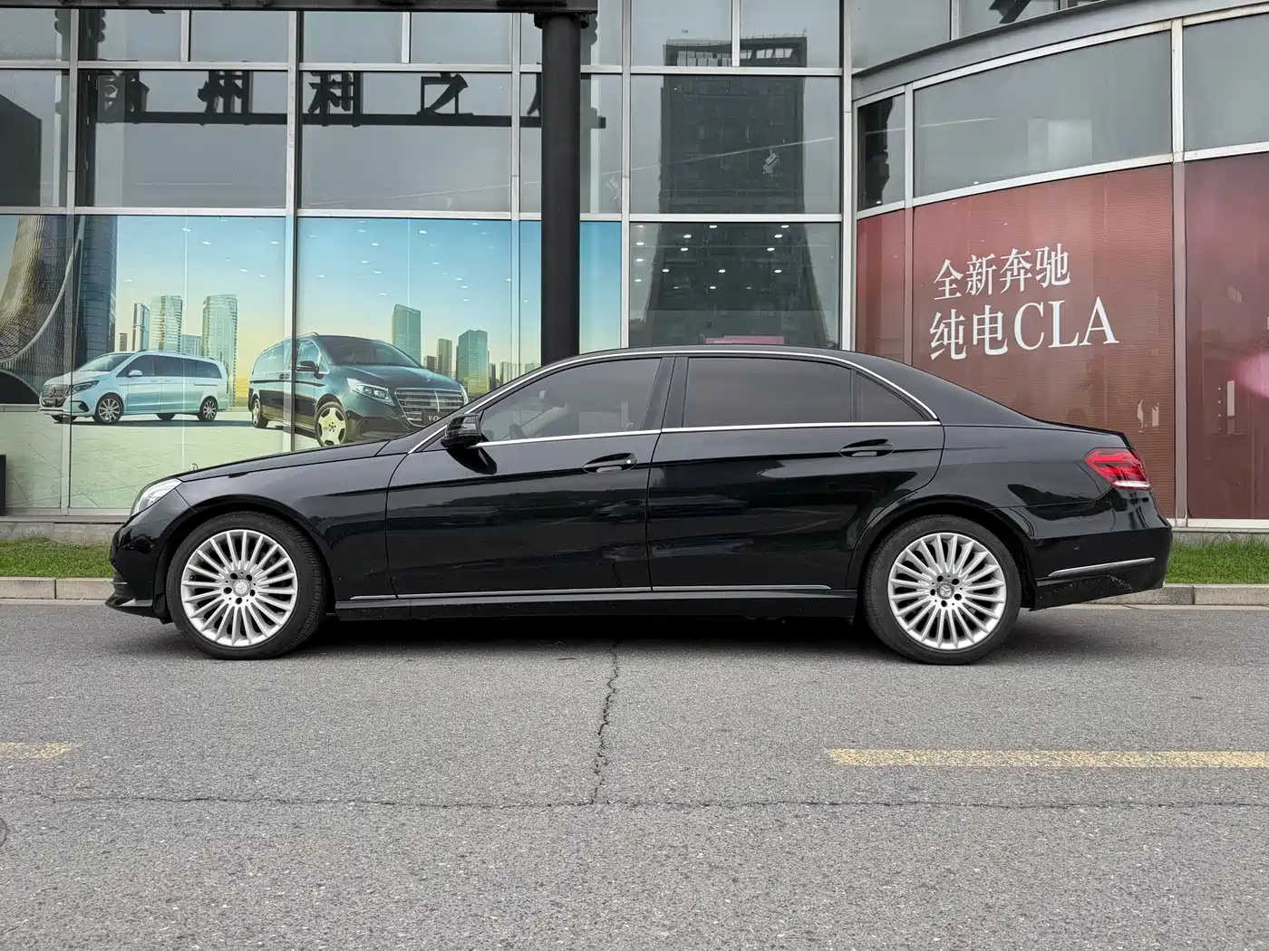 Mercedes-Benz E-Class 2014 Facelift E 260 L Luxury фото 4
