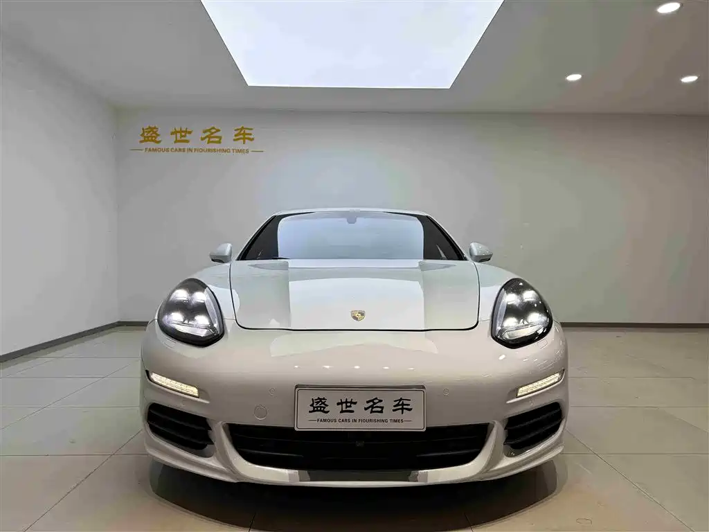 Porsche Panamera 2014 Panamera 3.0T фото 2