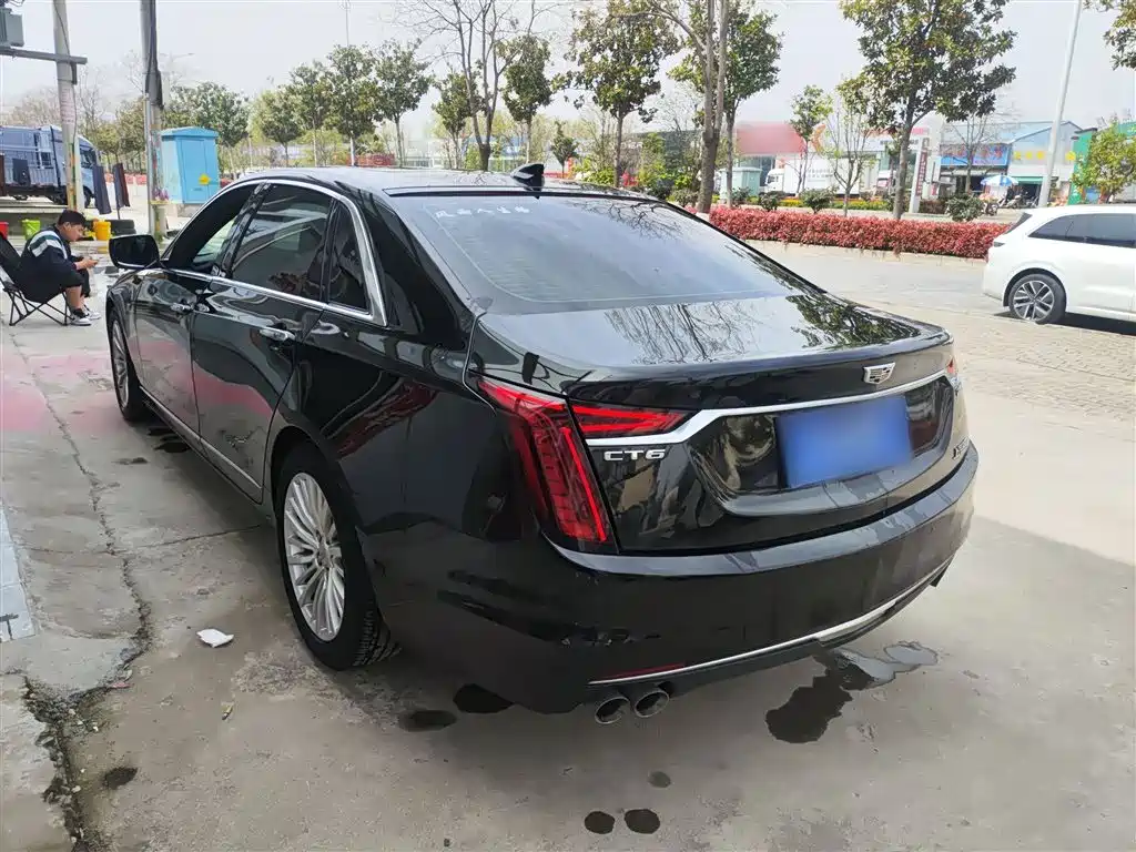 CADILLAC CT6