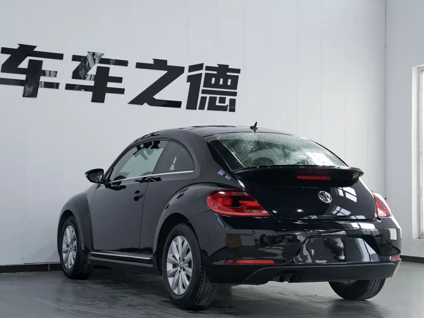 Volkswagen Beetle 2014 1.4TSI Fashion Edition фото 17