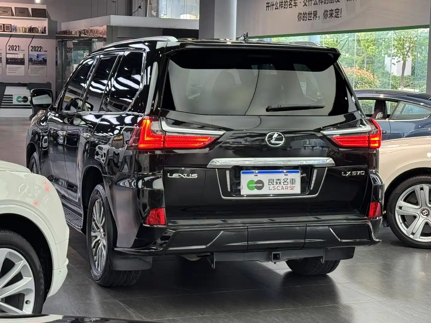 Lexus LX 2019 570 Dynamic Luxury Edition фото 4