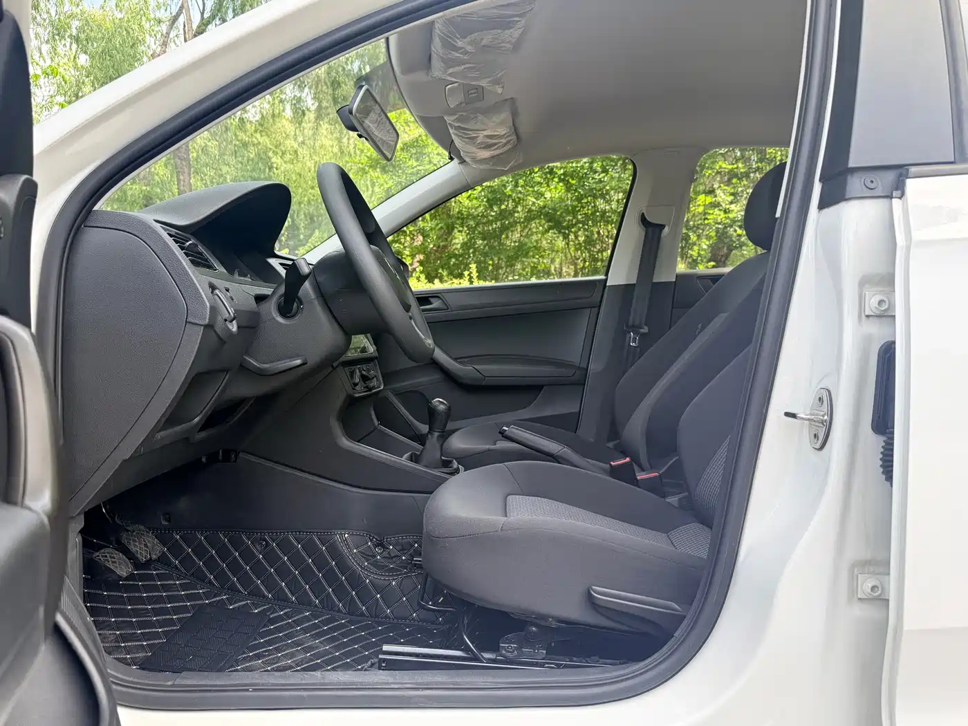 Volkswagen Santana 2016 1.6L Manual Trend Edition фото 6