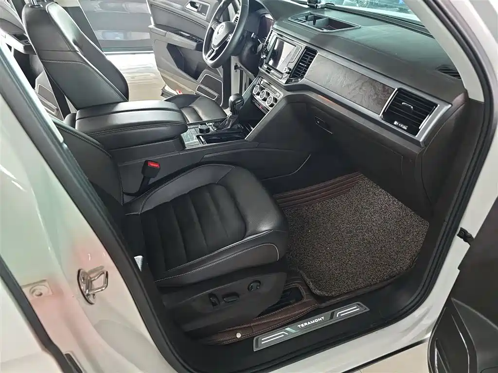 Volkswagen Teramont 2017 530 V6 4WD Flagship Edition фото 18