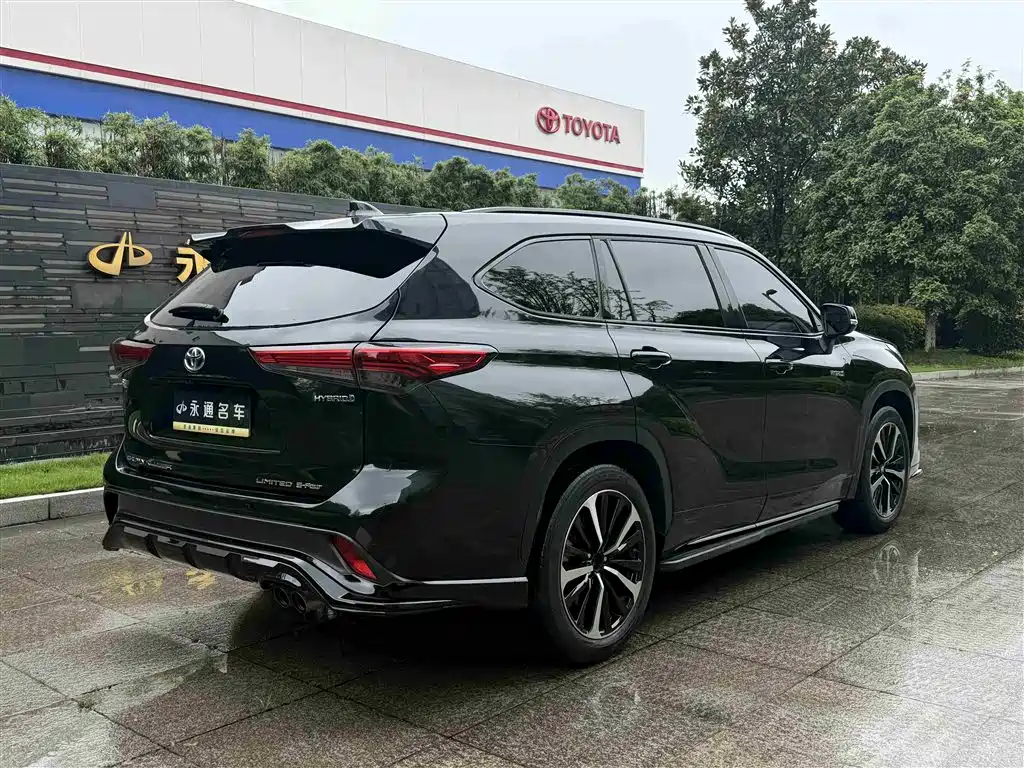 Toyota Crown Kluger 2021 2.5L HEV AWD Flagship Edition фото 5