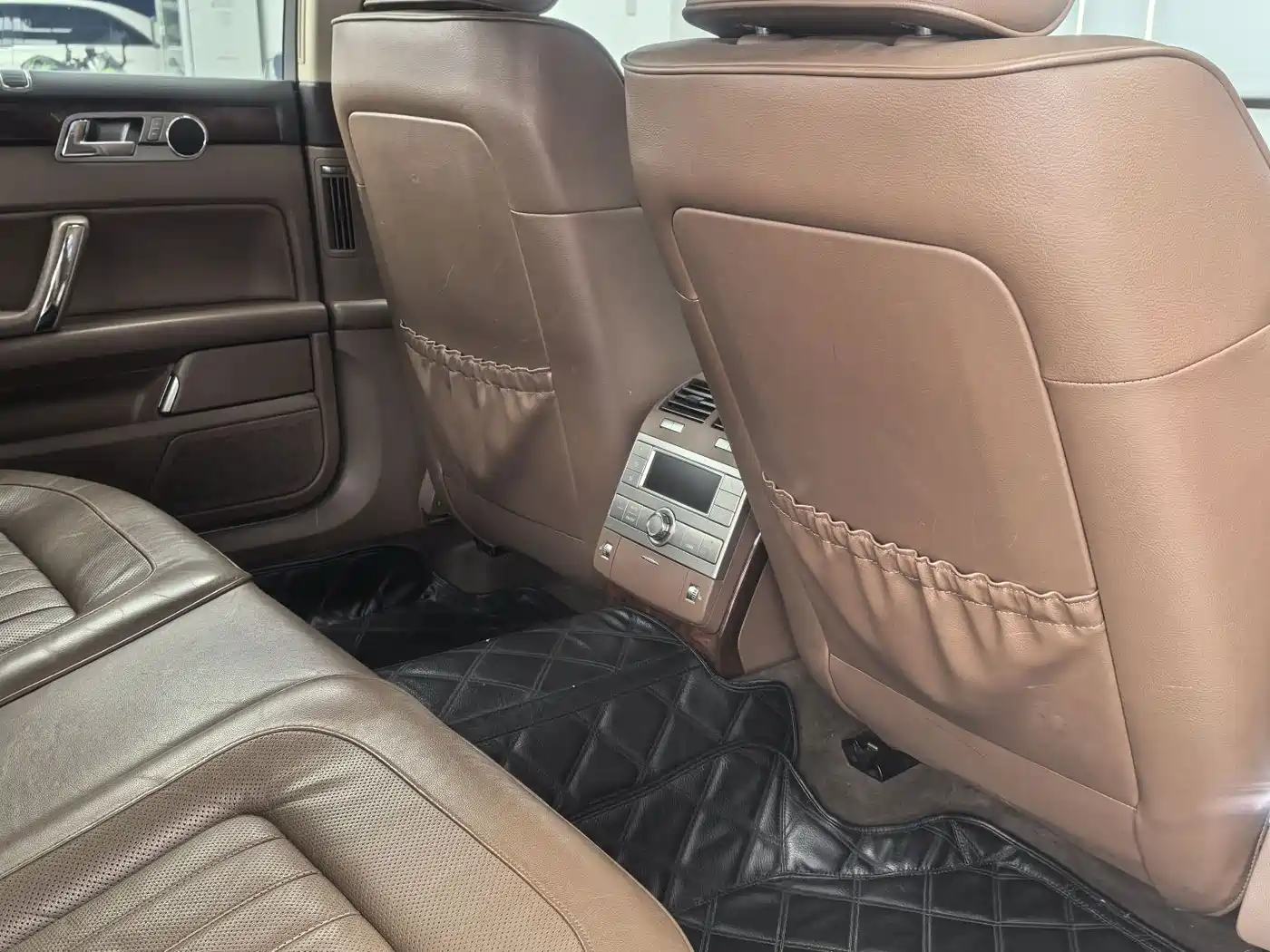 Volkswagen Phaeton 2011 2011 3.6L V6 5-Seater Extended Comfort