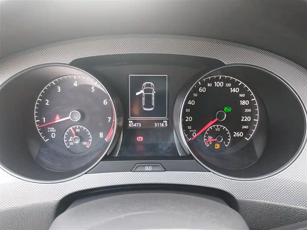 Volkswagen Golf Sportsvan 2016 230TSI Automatic Progressive фото 12