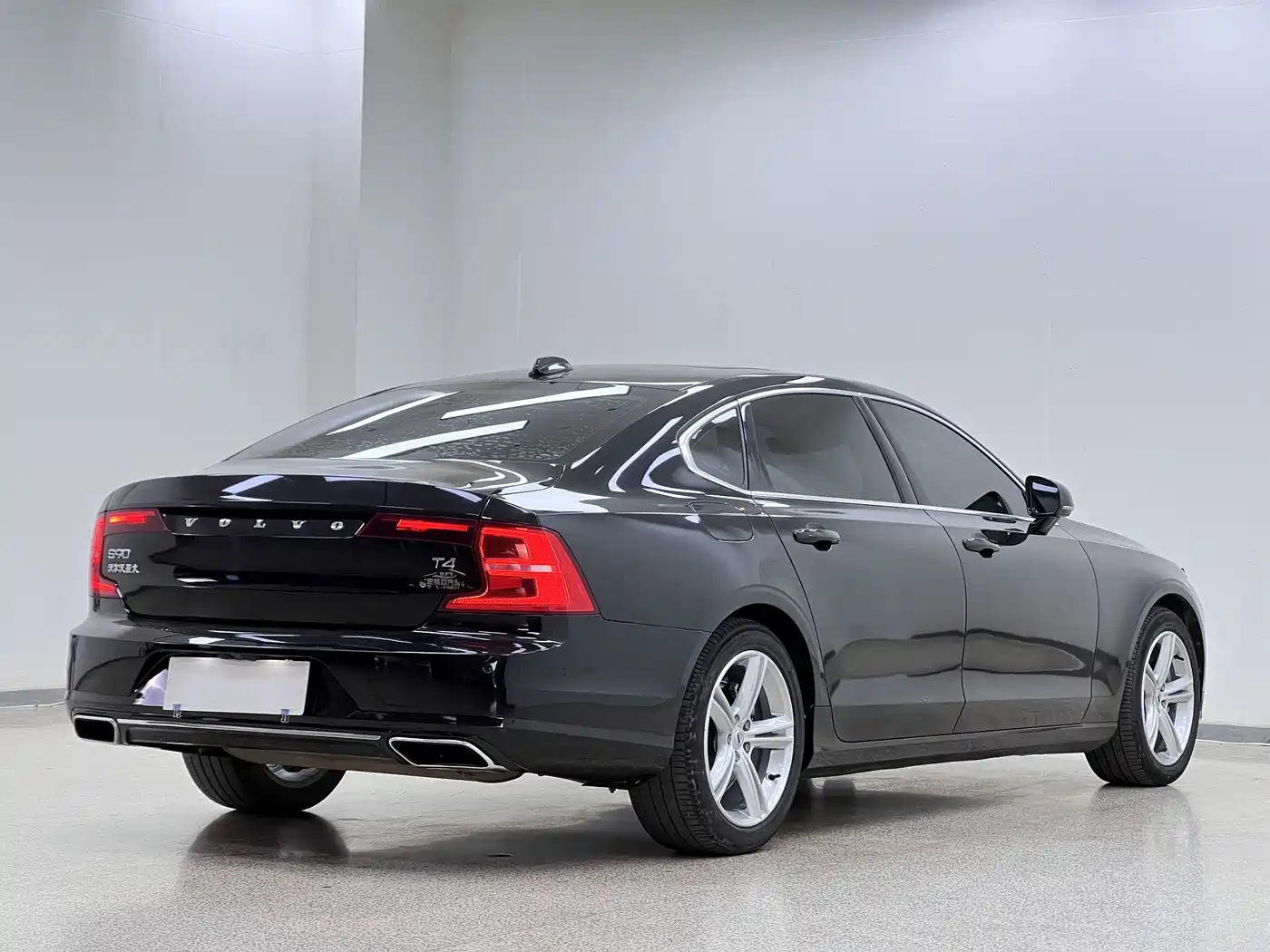Фото 5 - Volvo S90