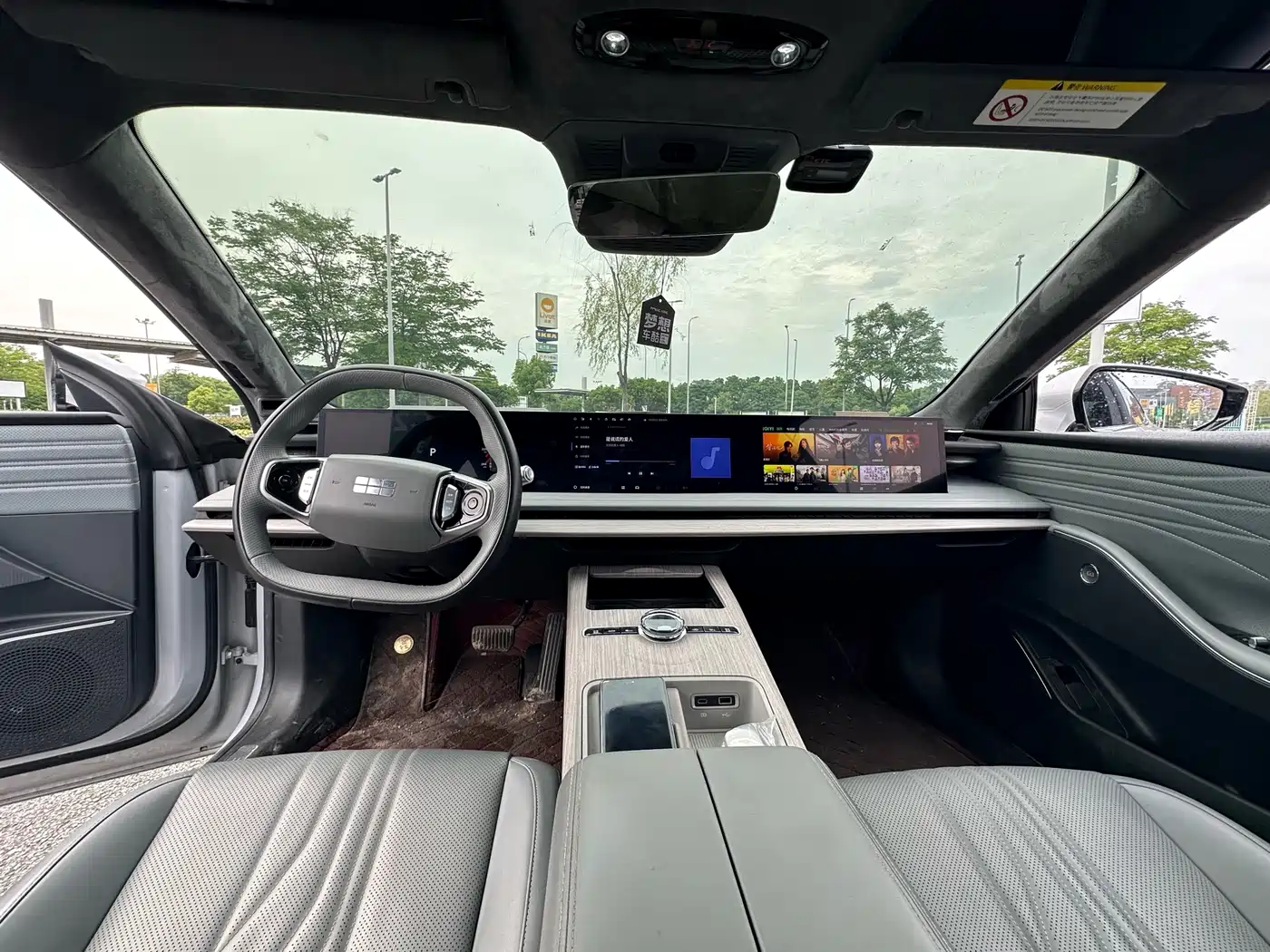 Geely Galaxy Galaxy E8 2024 665km RWD Starship Voyager Edition фото 12