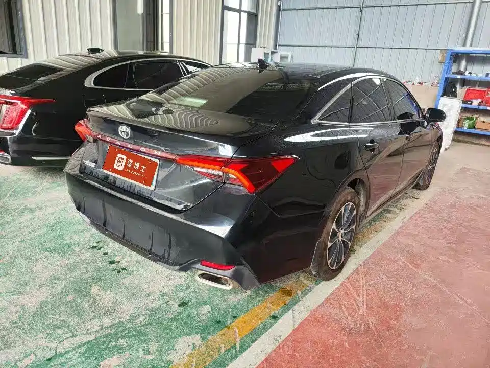 Фото 9 - Toyota Avalon