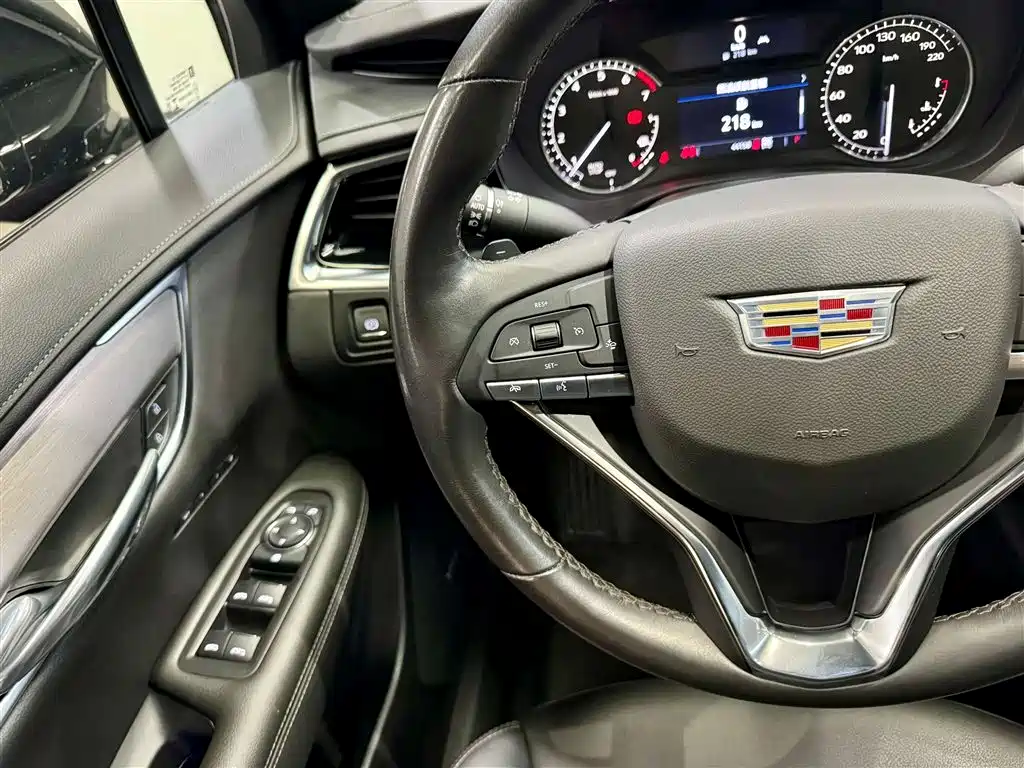 Cadillac XT6 2022 2.0T 6-Seater 4WD Trend Edition фото 22