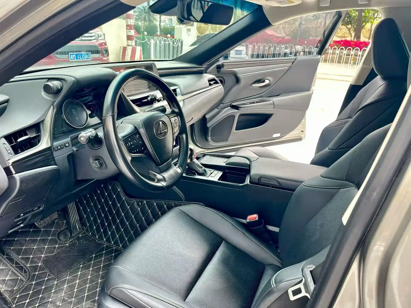 Lexus ES 2018 300h Excellence Edition China VI фото 5