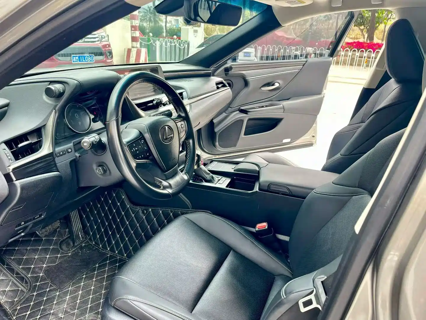 Фото 5 - Lexus ES
