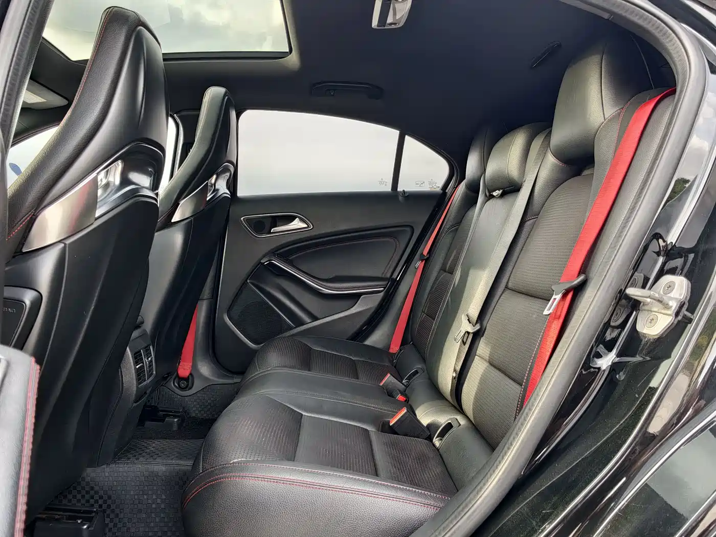 Mercedes-Benz A-Class AMG (Import) 2017 Facelift AMG A 45 4MATIC фото 15