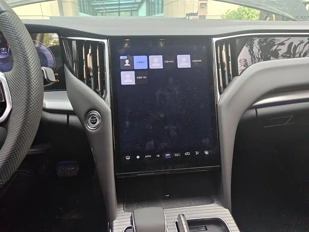Hongqi HS7 PHEV 2024 2.0T PHEV 4WD Flagship Edition 6-seater фото 13