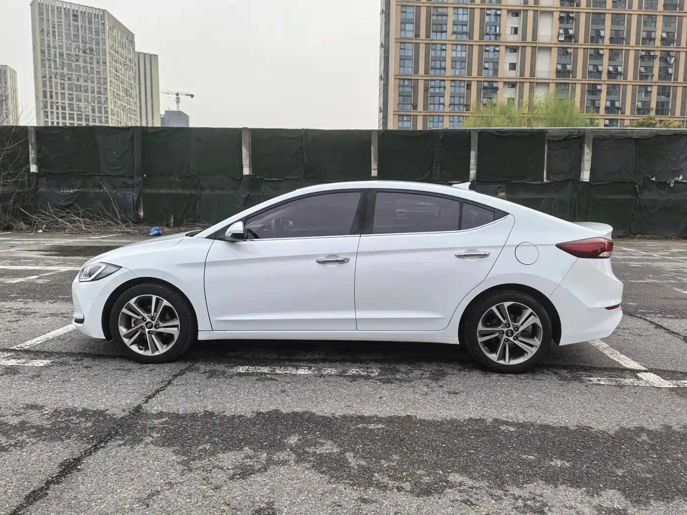 Hyundai Elantra 2016 Model 1.6L Automatic Smart Elite фото 3