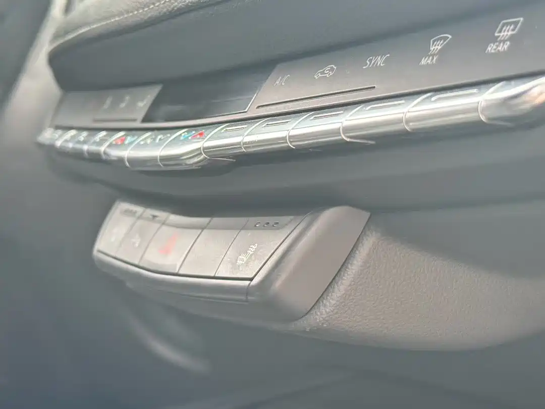 Cadillac XT4 2018 Model 28T 2WD Luxury фото 9