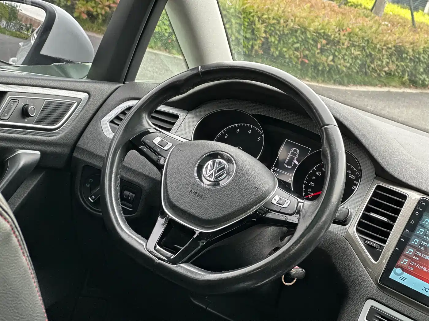 Volkswagen Golf Sportsvan 2016 230TSI Automatic Progressive фото 14