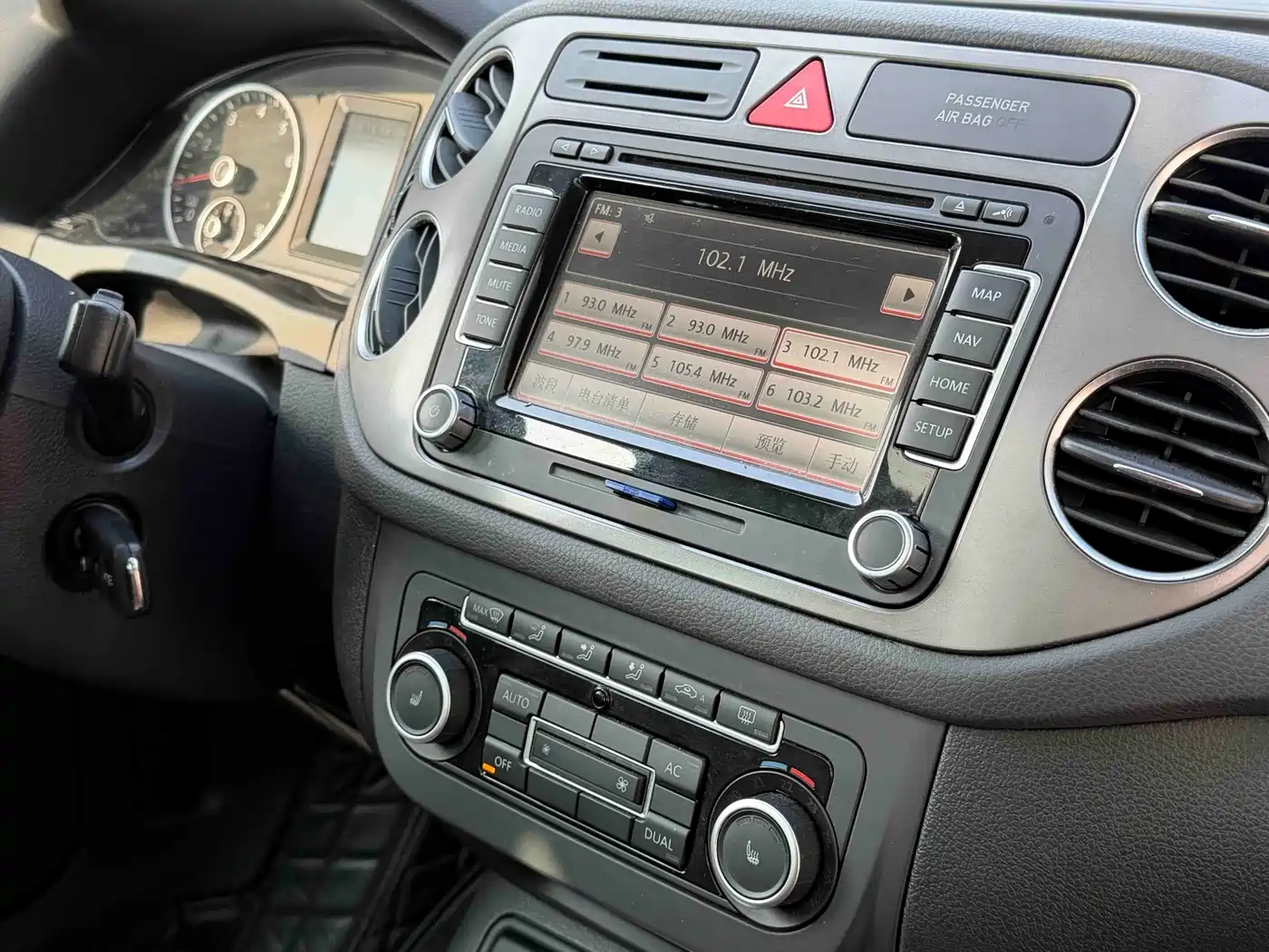 Volkswagen Tiguan 2012 2.0TSI Comfort фото 14