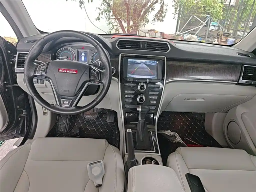Haval H2 2015 1.5T Automatic 2WD Elite Edition фото 10