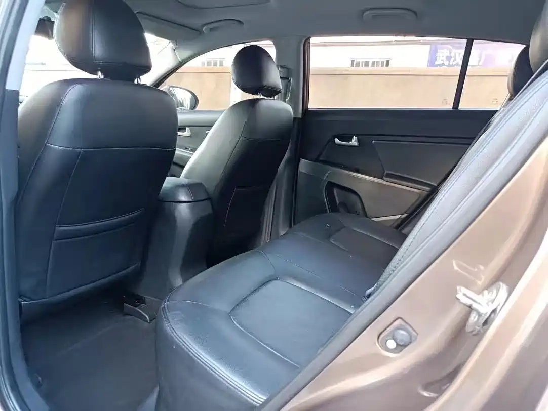 Kia Sportage 2015 2.0L Automatic 2WD GL фото 5