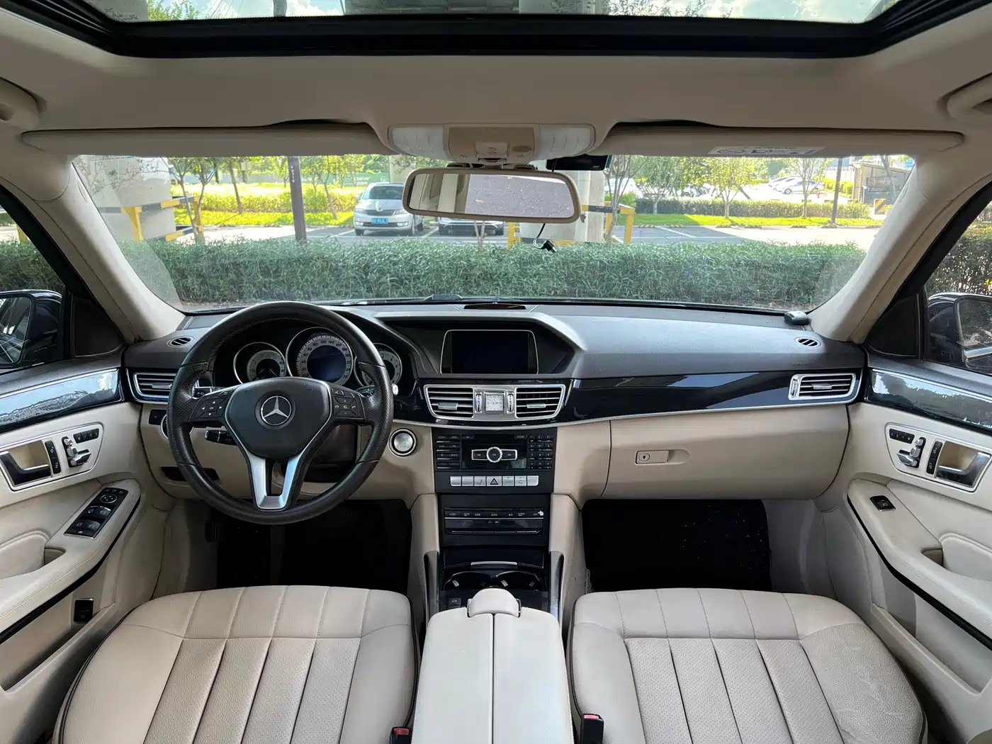 Mercedes-Benz E-Class 2015 E 260 L Sport фото 11