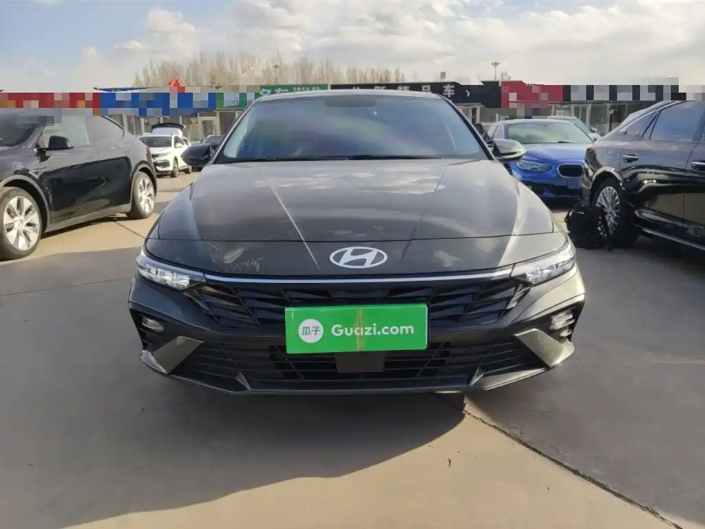 Hyundai Elantra 2023 1.5L CVT GLX Elite Edition фото 3