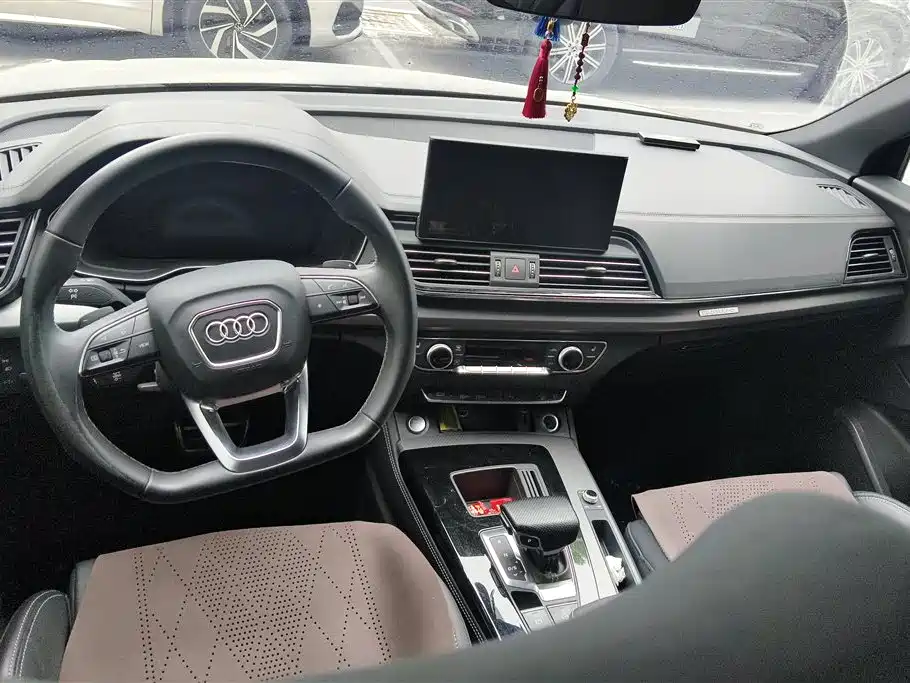 Audi Q5L 2023 40T Luxury Dynamic фото 12