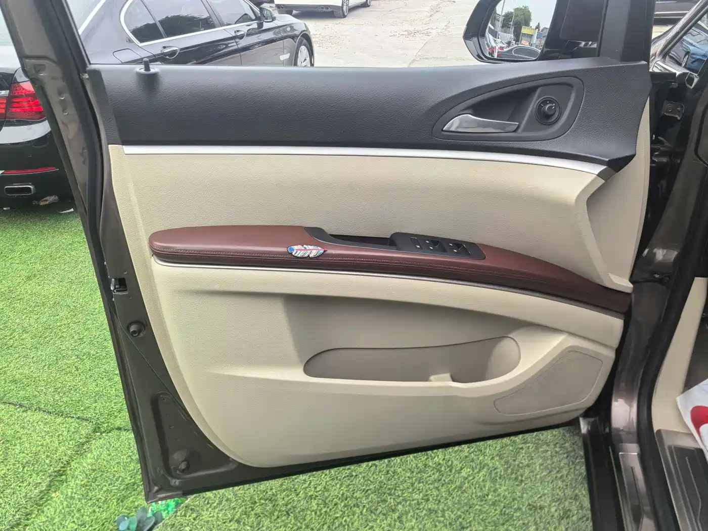 Buick GL8 2014 2.4L CT Luxury Business Comfort фото 6