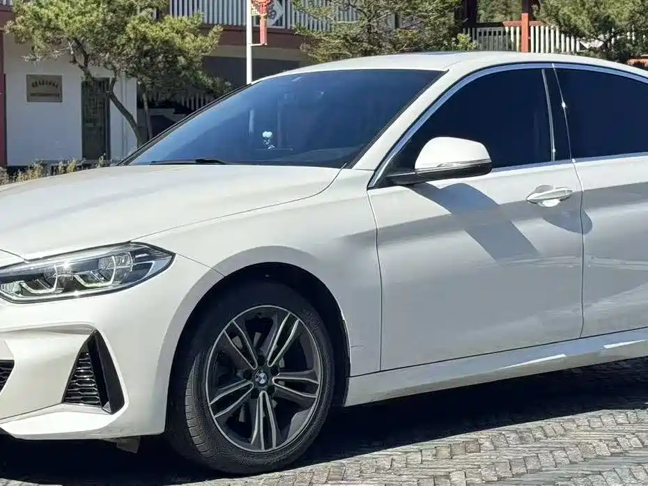 BMW 1-SERIES