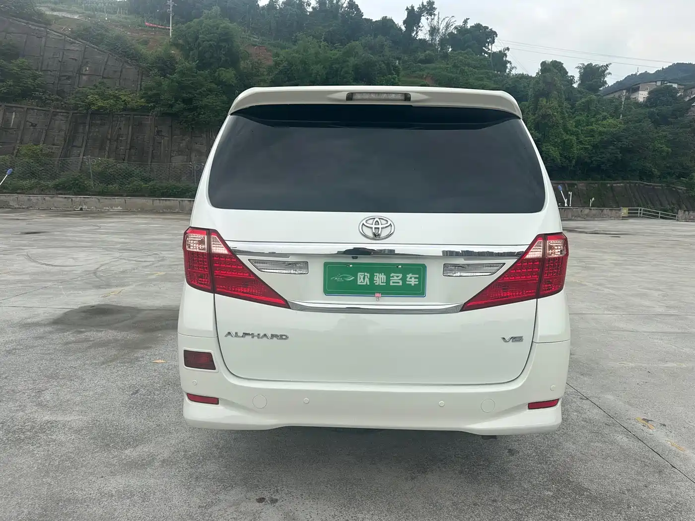 Toyota Alphard 2012 3.5L Luxury Edition фото 5