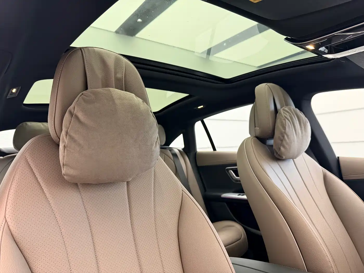 Mercedes-Benz EQE 2025 Model 500 4MATIC Luxury Edition фото 19