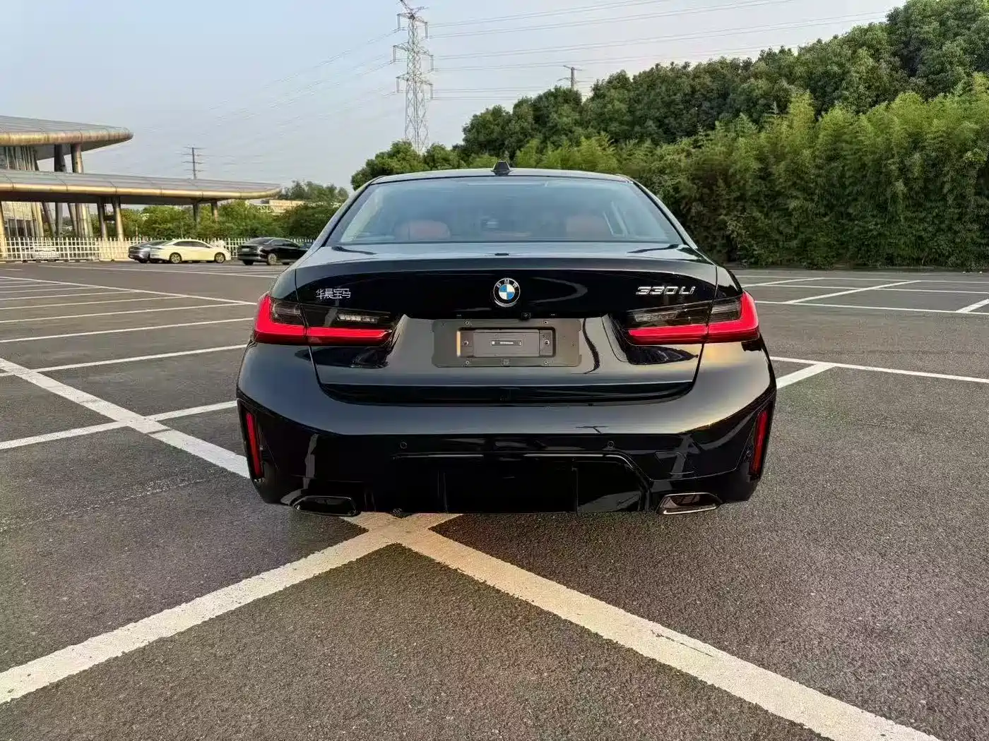BMW 3 Series 2025 330i M Sport Night Edition фото 6