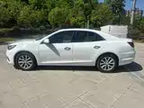 Photo 12 - Chevrolet Malibu
