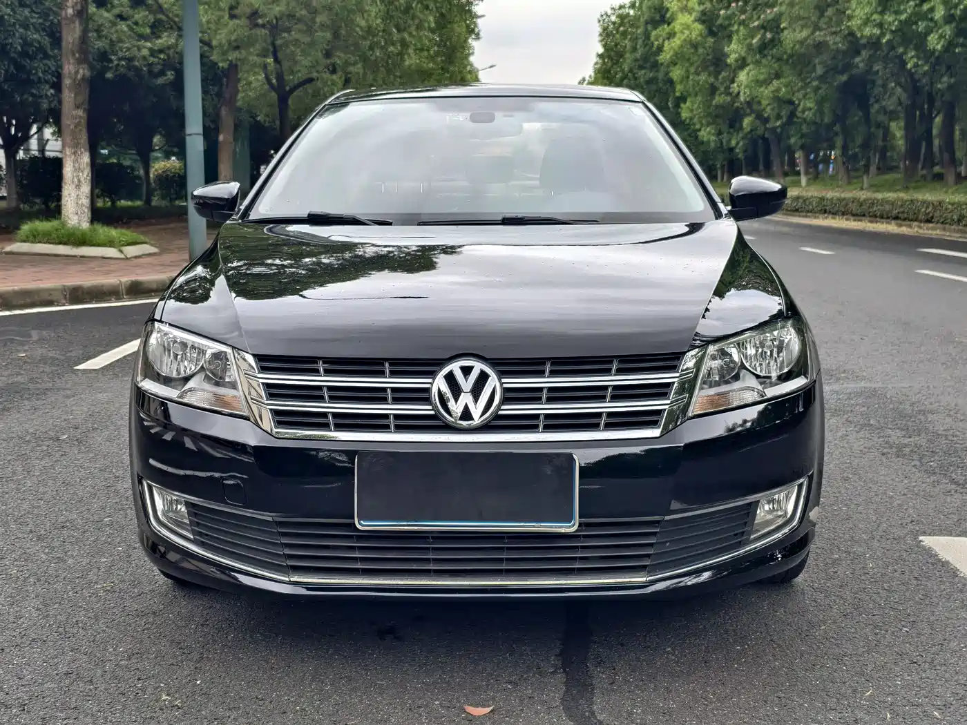 Volkswagen Lavida 2013 Model 1.4TSI DSG Luxury фото 2