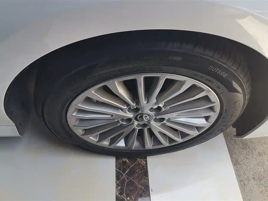 Toyota Camry 2024 Hybrid 2.0HGVP Luxury Edition фото 6