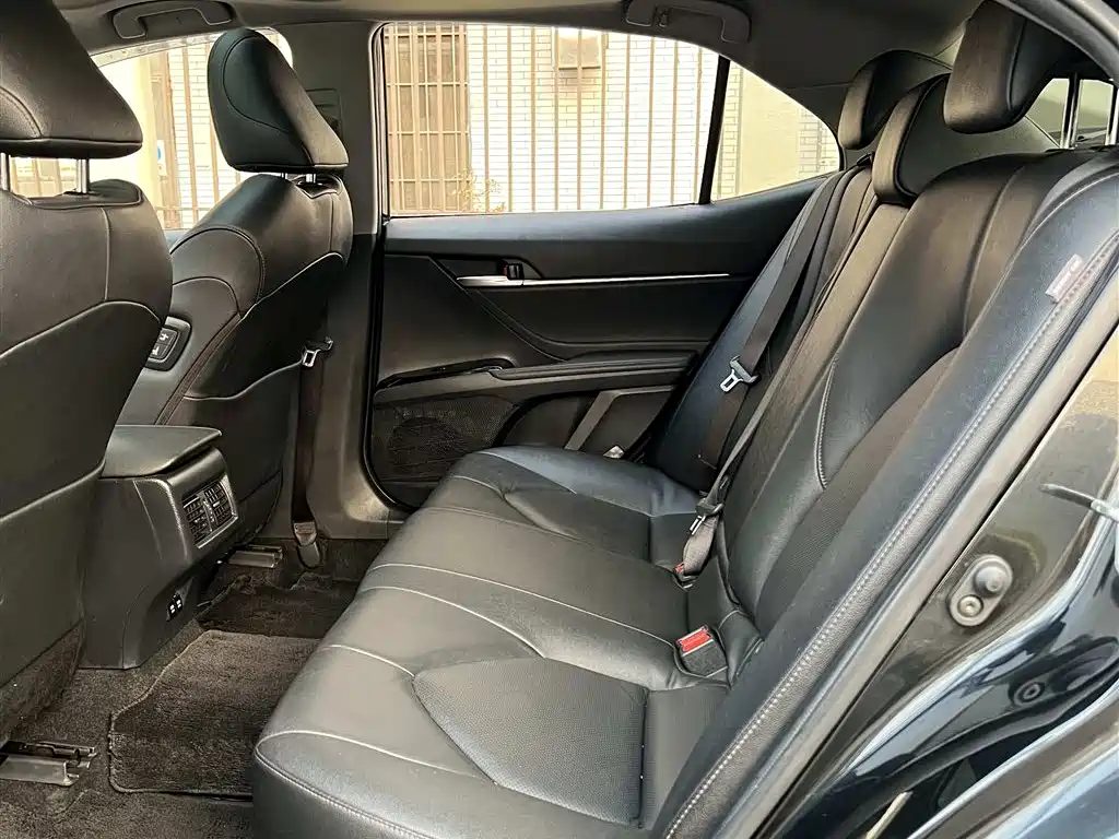 Toyota Camry 2021 2.0G Luxury Edition фото 5