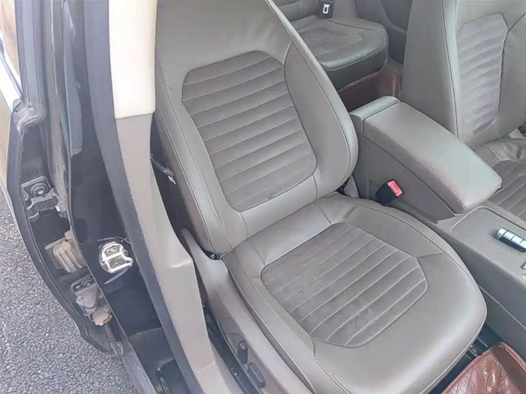 Volkswagen Magotan 2015 Facelift 1.8TSI Luxury фото 25