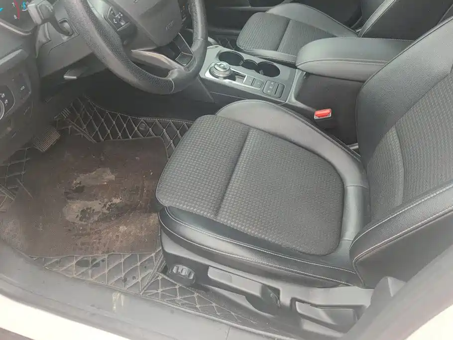 Фото 9 - Ford Focus