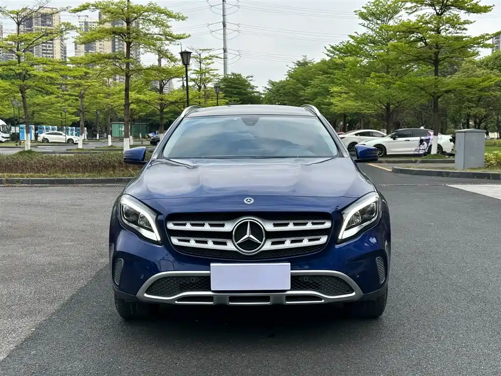 Mercedes-Benz GLA 2018 GLA 200 Fashion фото 2