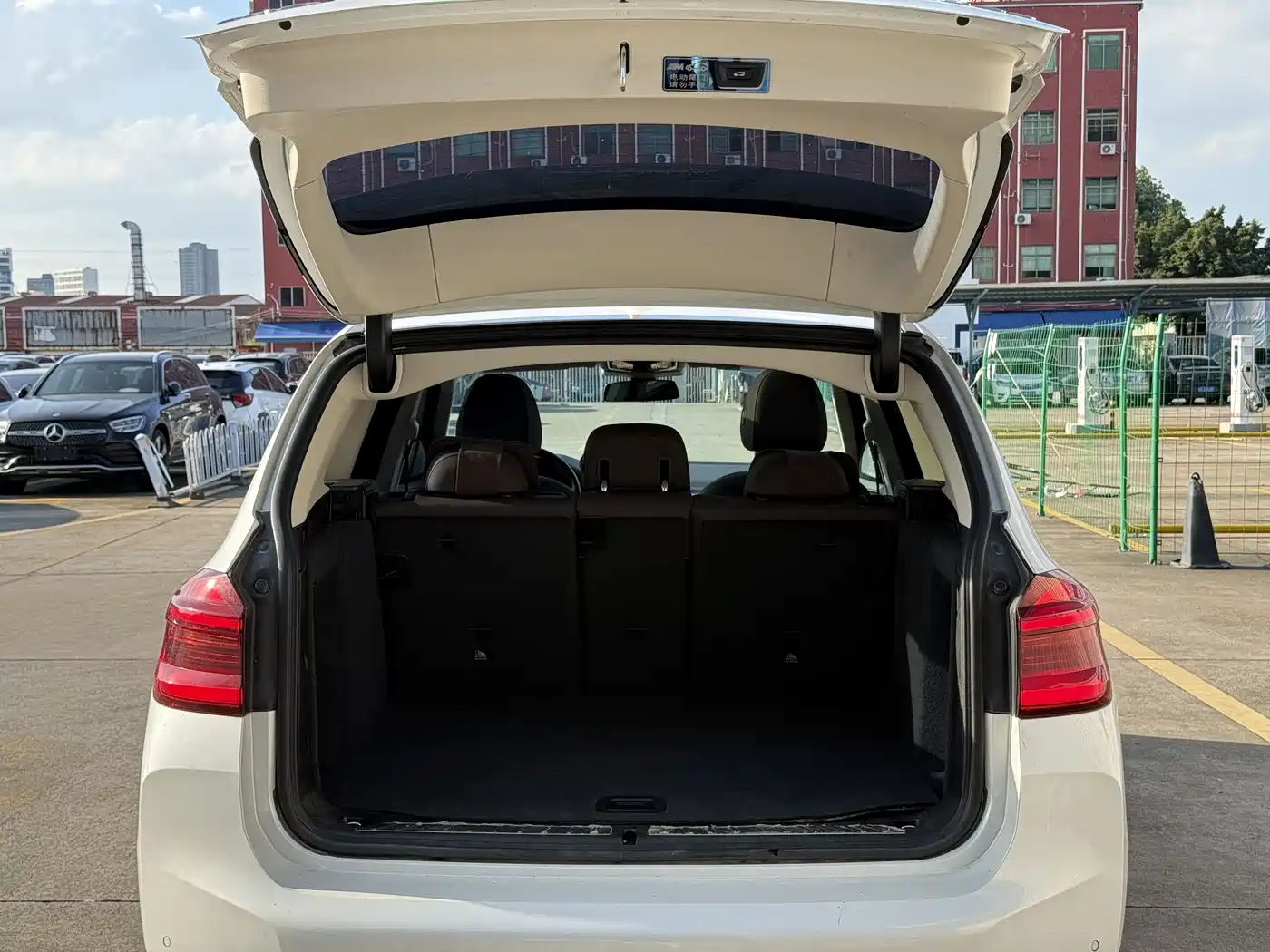 BMW iX3 2021 Leading фото 17