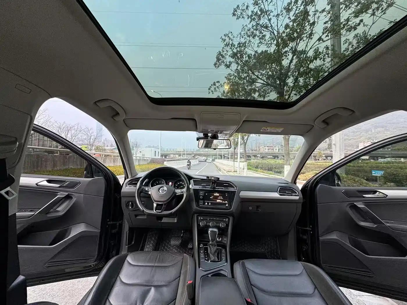 Volkswagen Tiguan L 2019 330TSI Automatic 2WD Panorama Comfort Edition China VI фото 9
