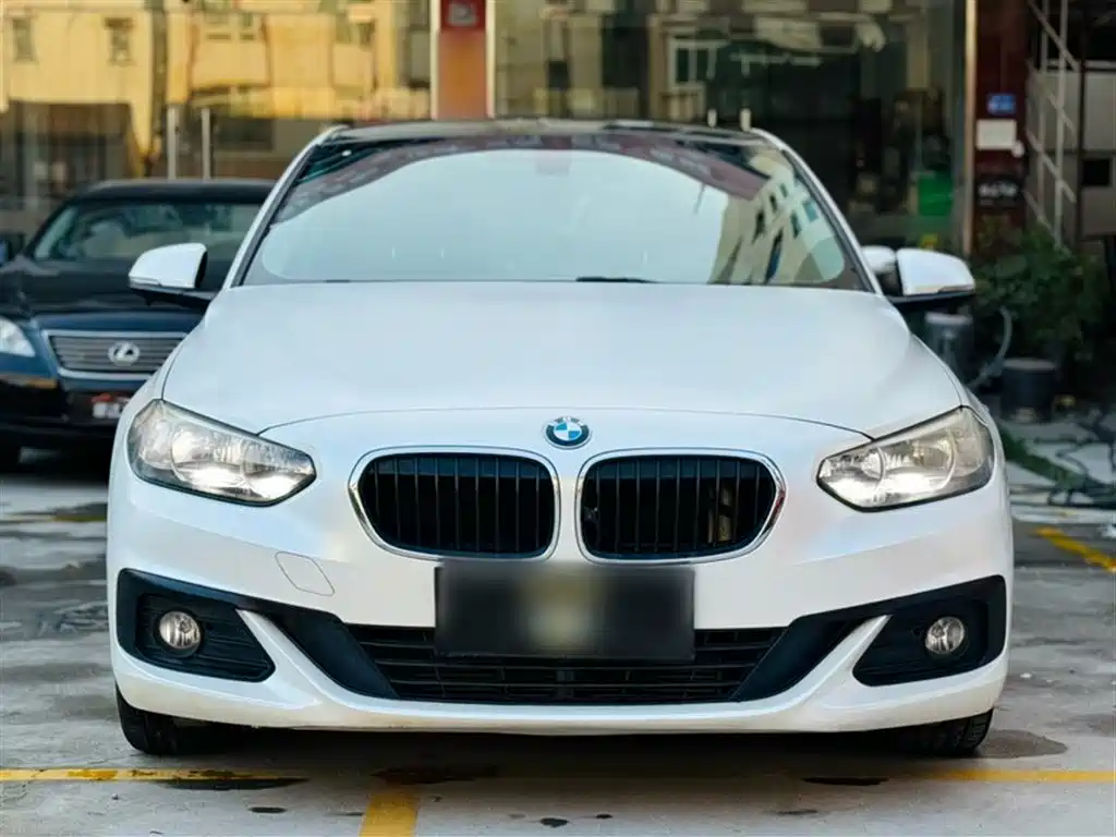 BMW 1 Series 2017 118i Fashion фото 12