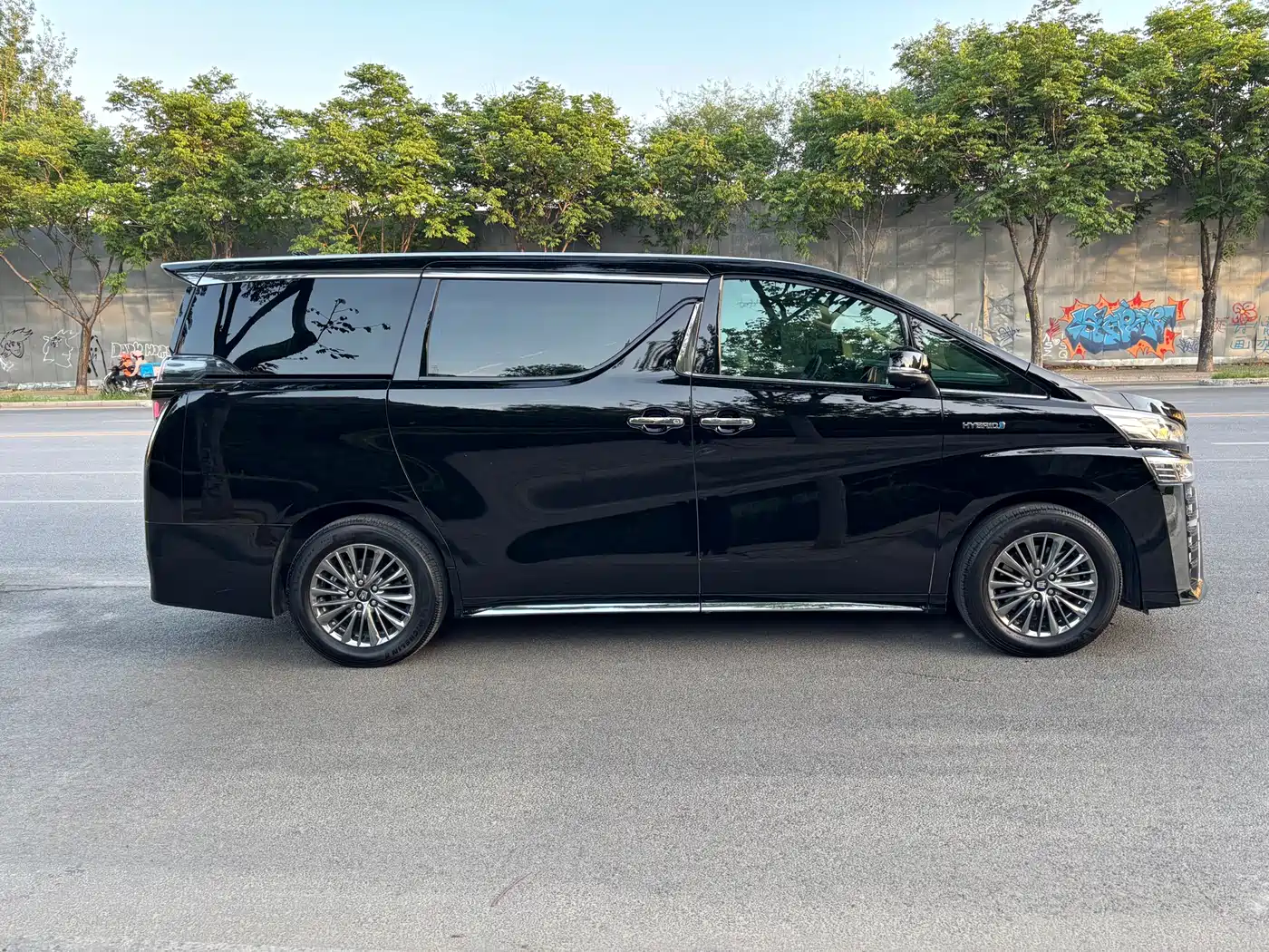 Toyota Vellfire 2023 Crown Hybrid 2.5L HV Ultimate фото 4