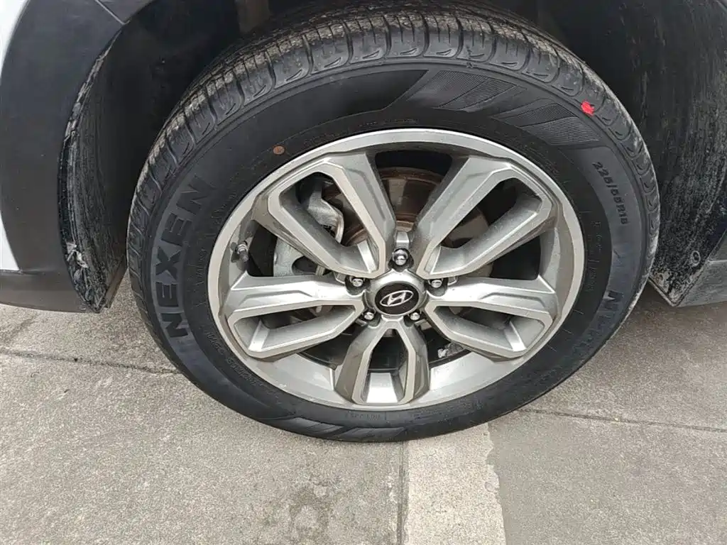 Hyundai Beijing Hyundai ix35 2019 2.0L Automatic 2WD Zhiyong·Enjoy China V фото 23