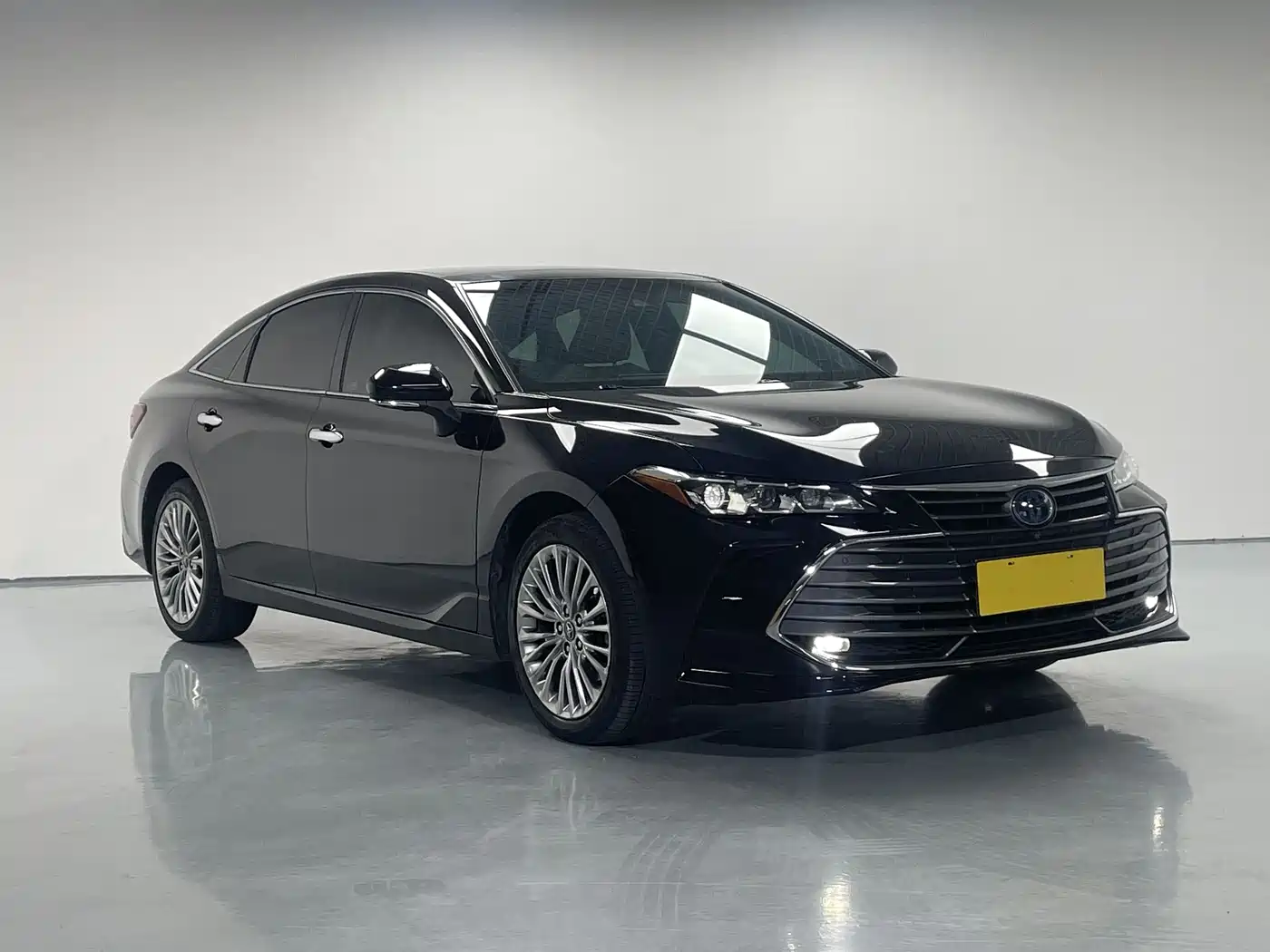 Toyota Avalon 2019 Hybrid 2.5L Limited Flagship Version China V фото 3