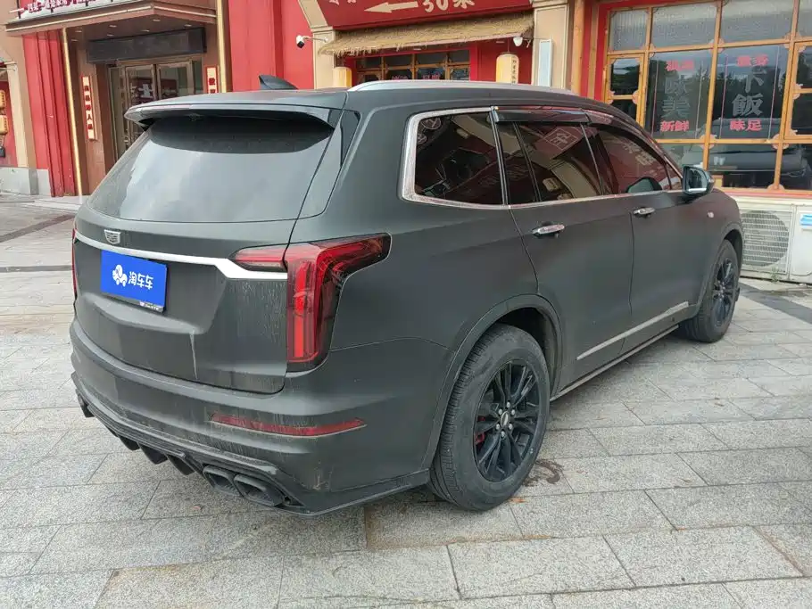 Photo 3 - Cadillac XT6