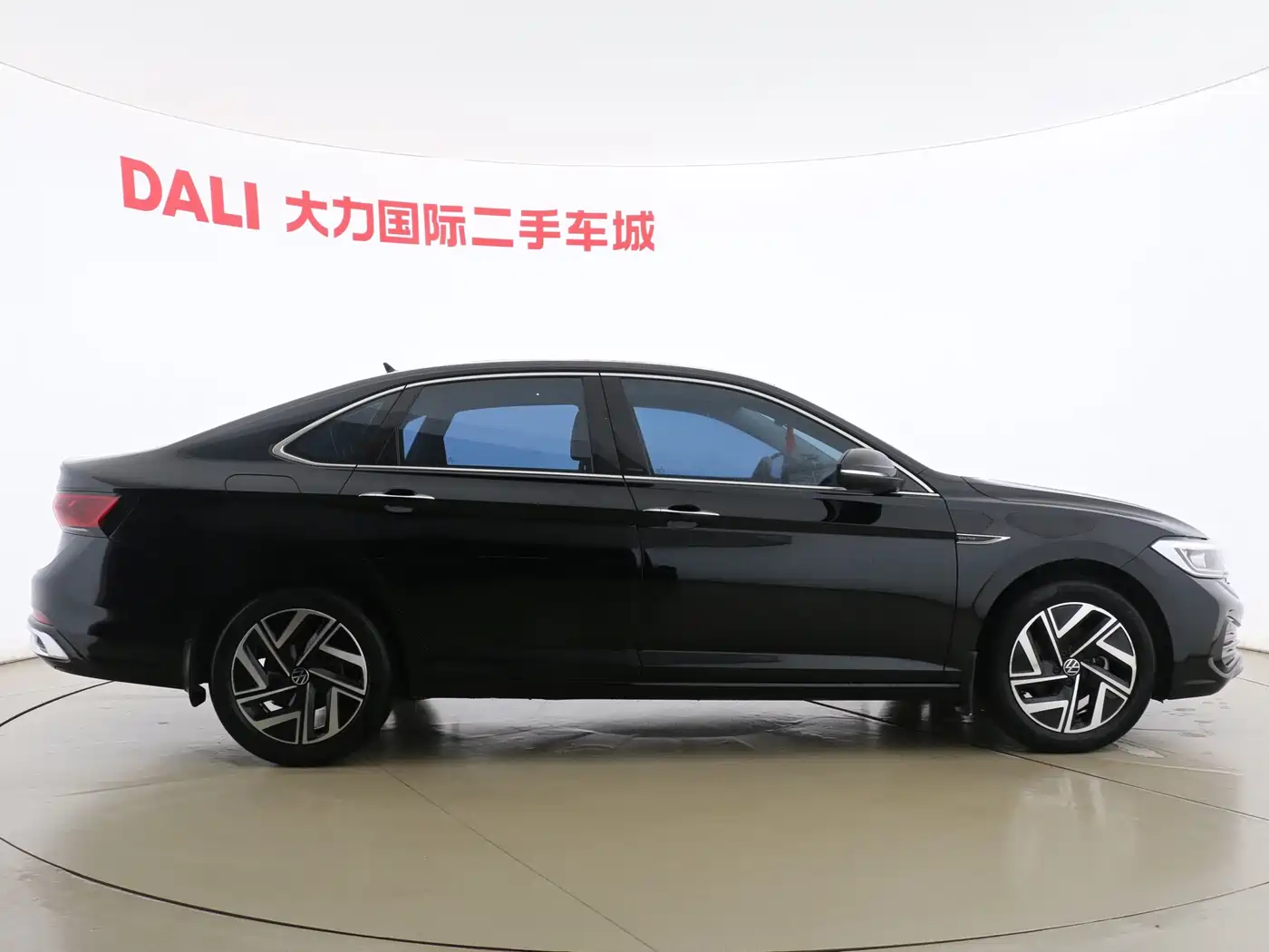 Volkswagen Sagitar 2024 300TSI DSG Surpass Edition фото 4