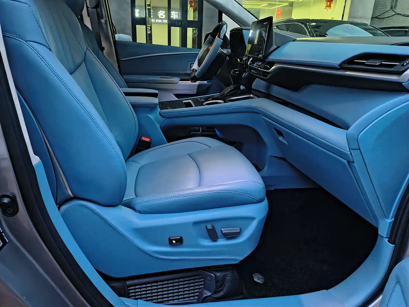 Toyota Sienna 2021 2.5L Hybrid Comfort Edition фото 22