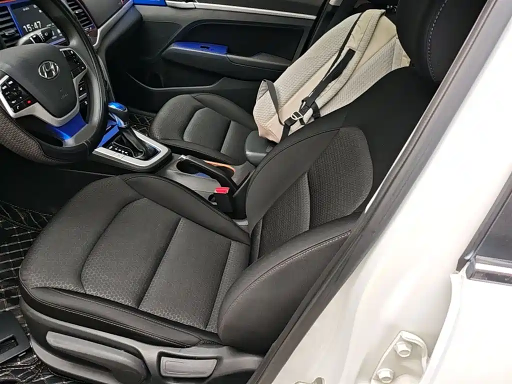 Hyundai Elantra 2016 Model 1.6L Automatic Smart Elite фото 15