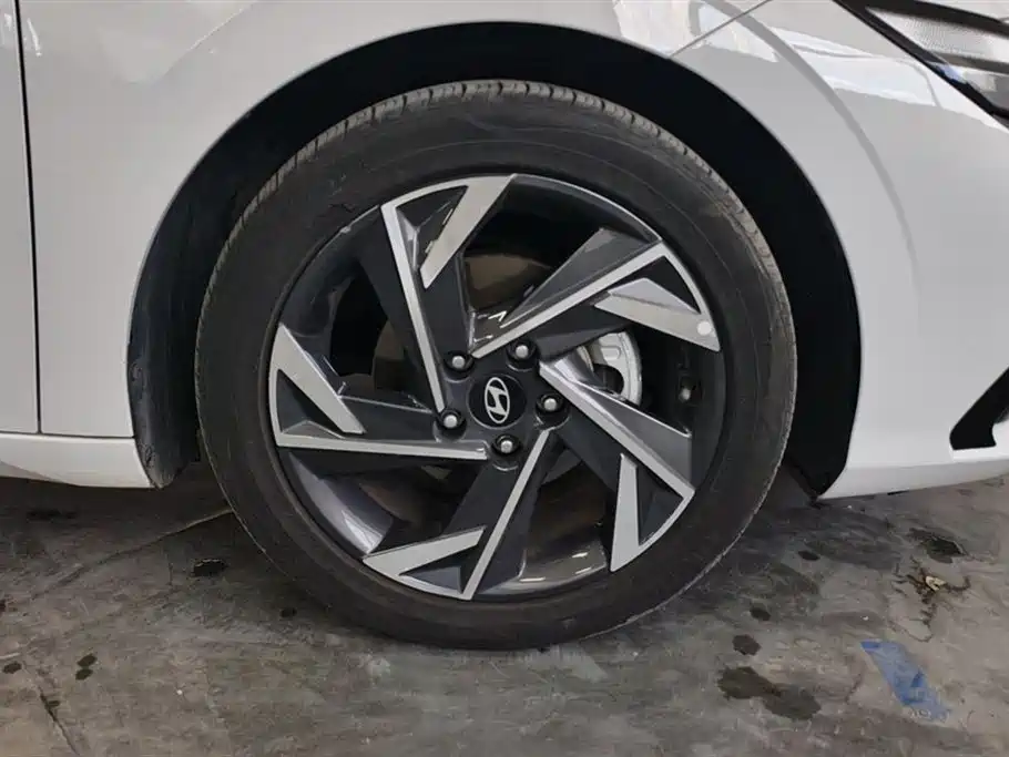 Hyundai Elantra 2023 1.5L CVT GLX Elite Edition фото 6